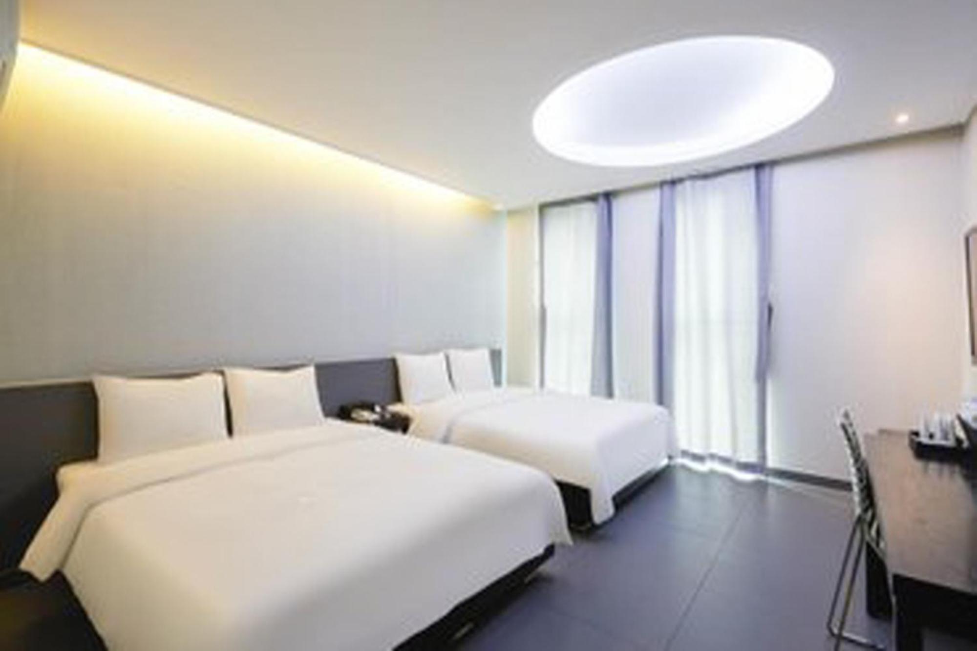 G Tourist Hotel Wolmido Інчхон Екстер'єр фото