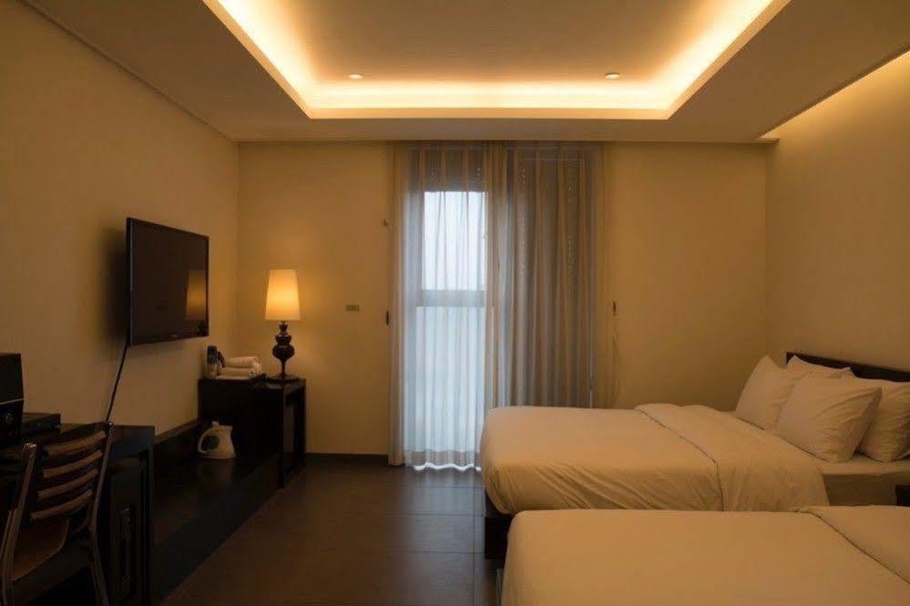 G Tourist Hotel Wolmido Інчхон Екстер'єр фото